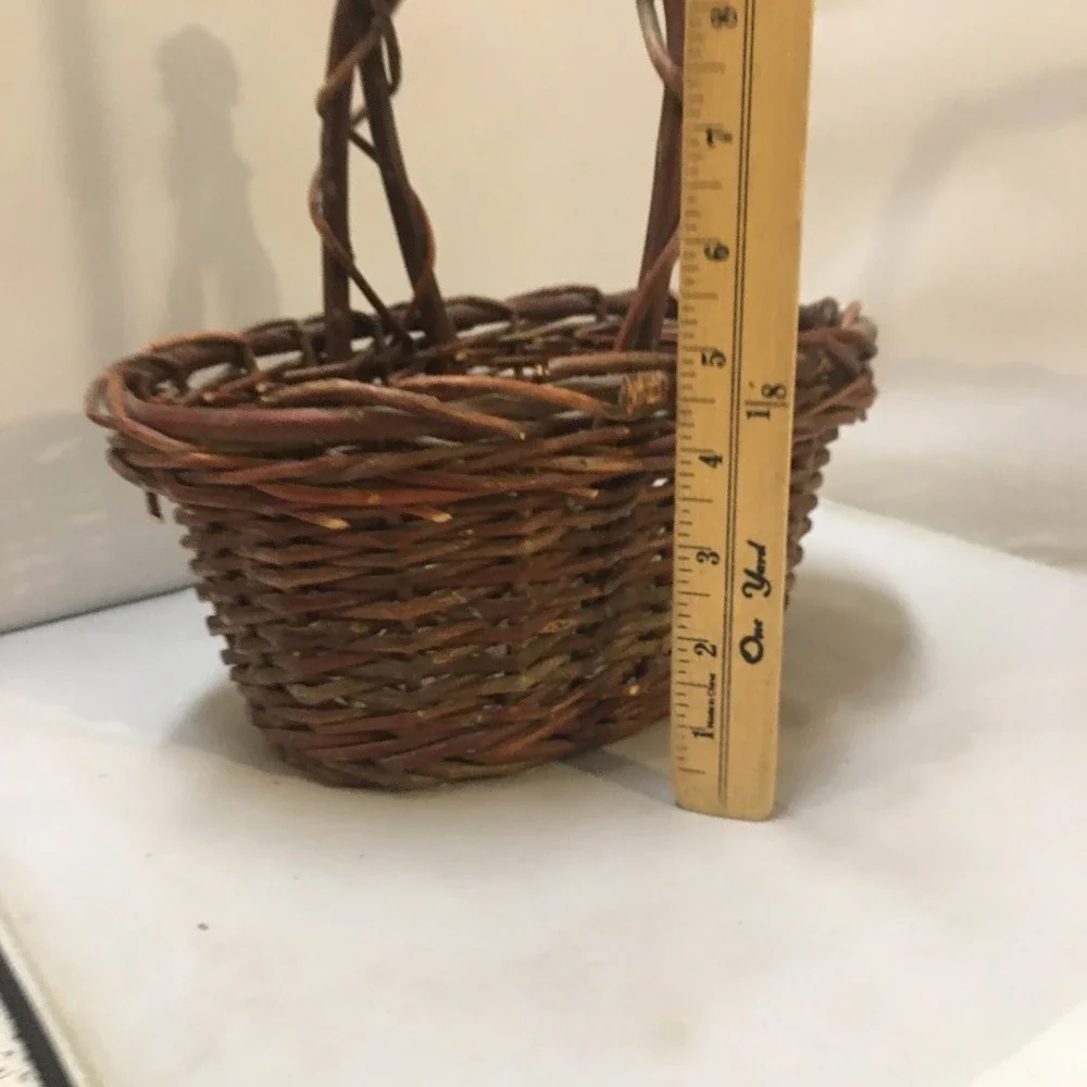 Unbranded handcrafted grapevine